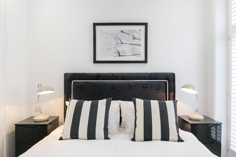 Urban Chic - Shaftesbury image