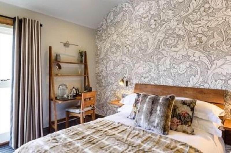 The George Inn image