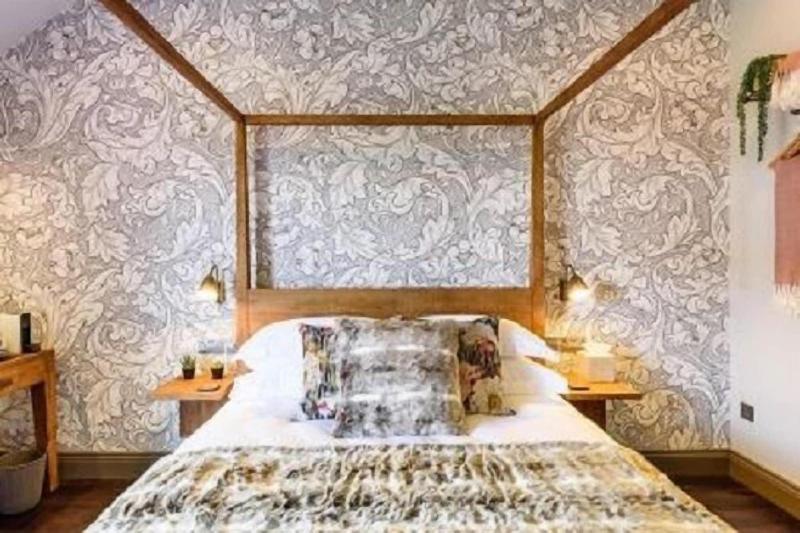 The George Inn image