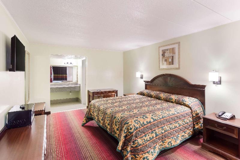 Rodeway Inn South Point, OH. image