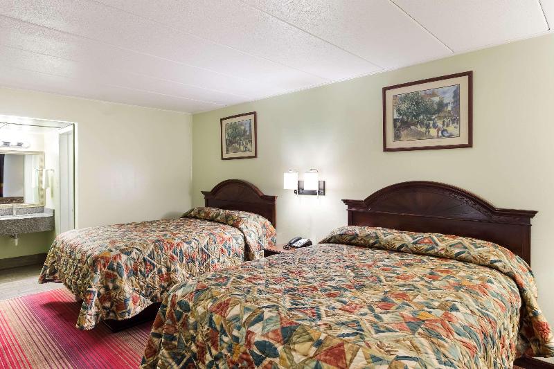 Rodeway Inn South Point, OH. image