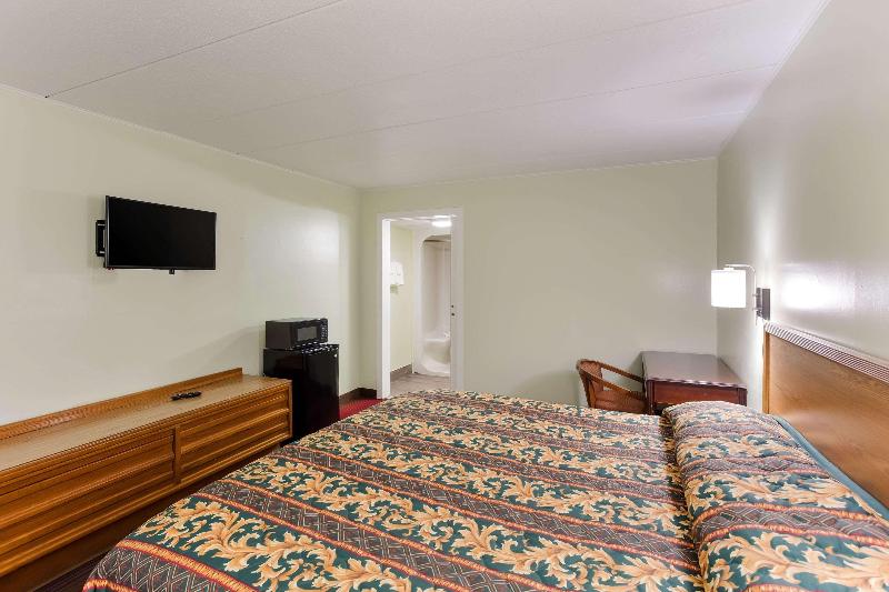 Rodeway Inn South Point, OH. image