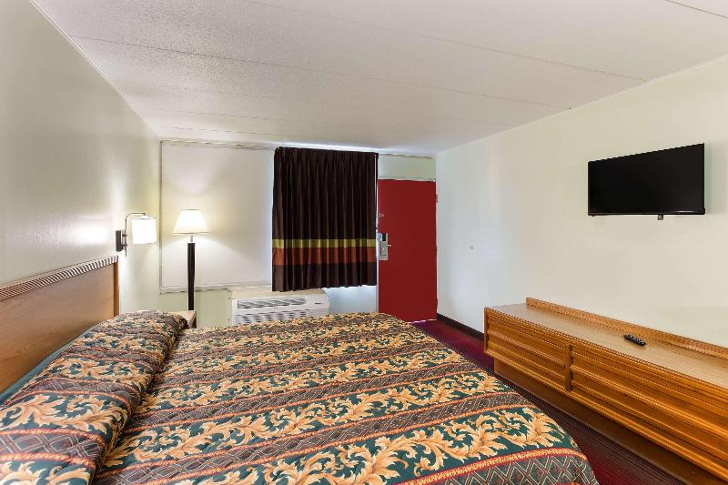 Rodeway Inn South Point, OH. image