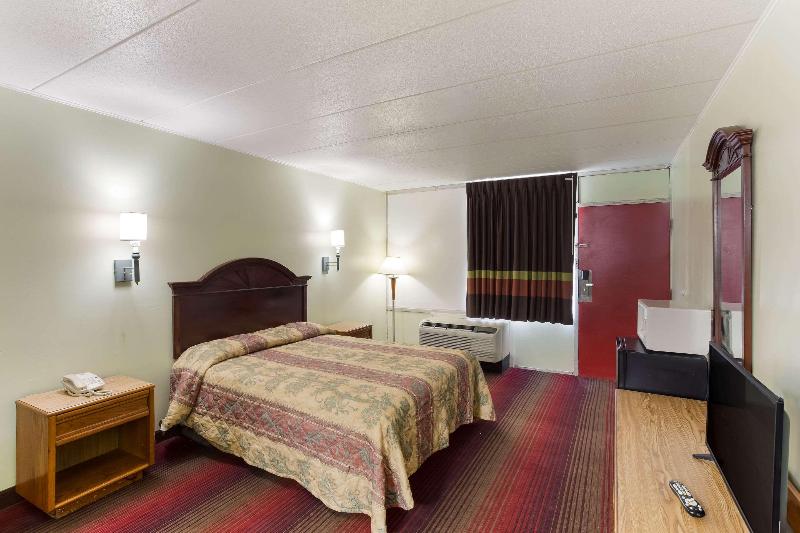 Rodeway Inn South Point, OH. image