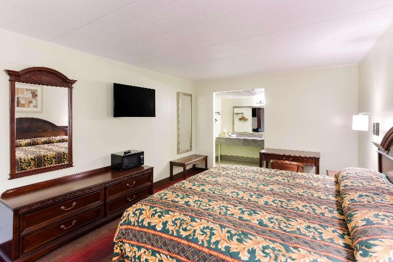 Rodeway Inn South Point, OH. image