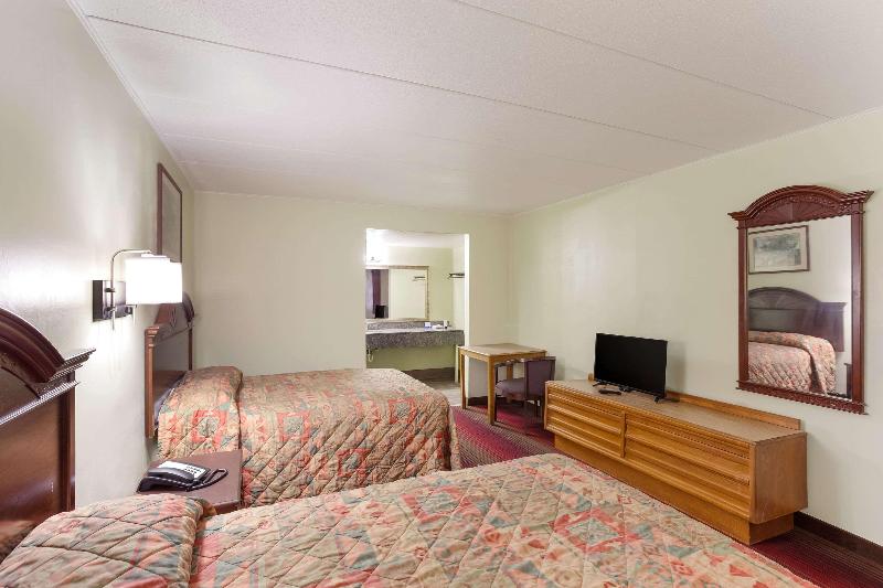 Rodeway Inn South Point, OH. image