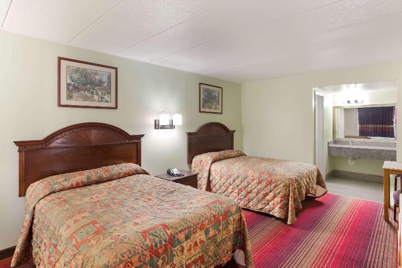 Rodeway Inn South Point, OH. image