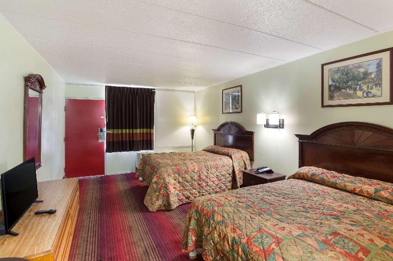 Rodeway Inn South Point, OH. image