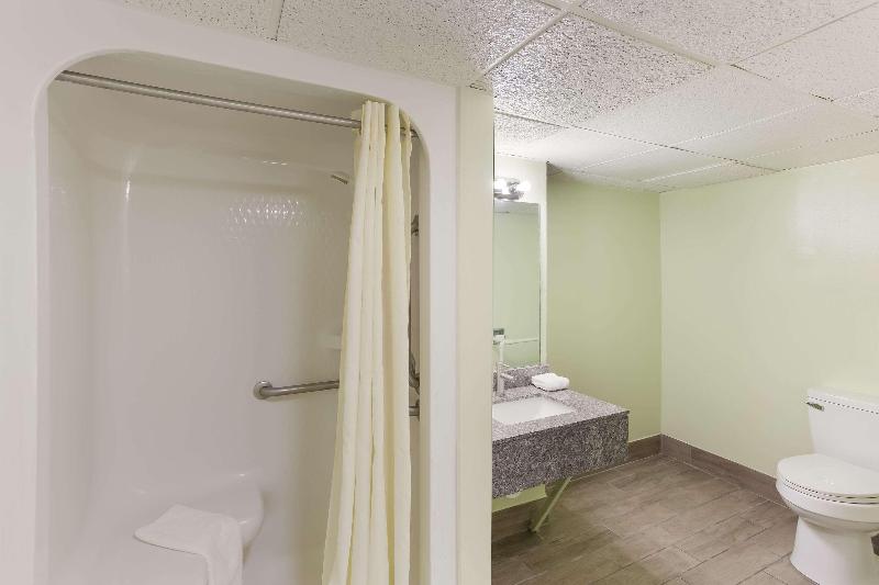 Rodeway Inn South Point, OH. image