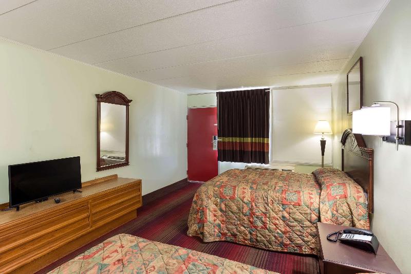 Rodeway Inn South Point, OH. image