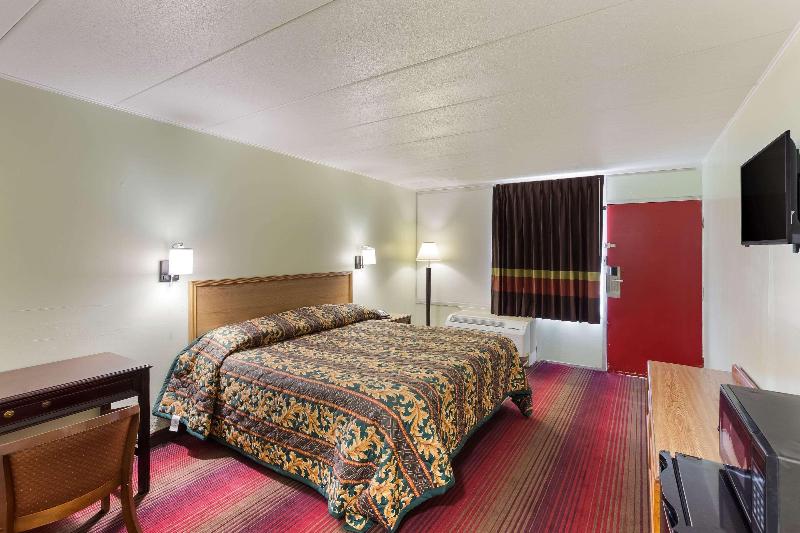 Rodeway Inn South Point, OH. image