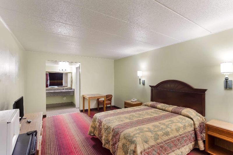 Rodeway Inn South Point, OH. image