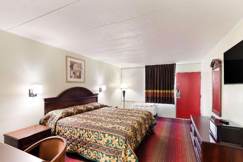 Rodeway Inn South Point, OH. image