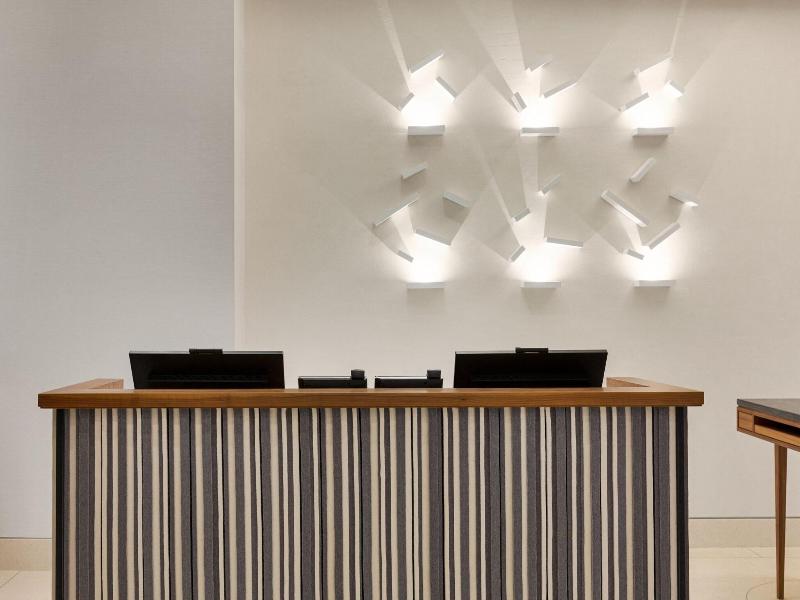 Le Meridien New York, Fifth Avenue image