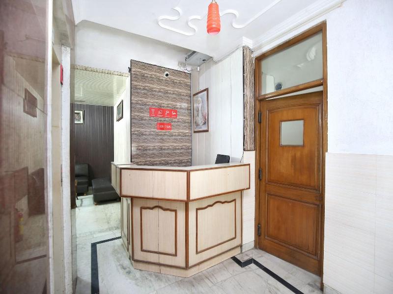 Oyo 16736 Hotel Hm Crystal image