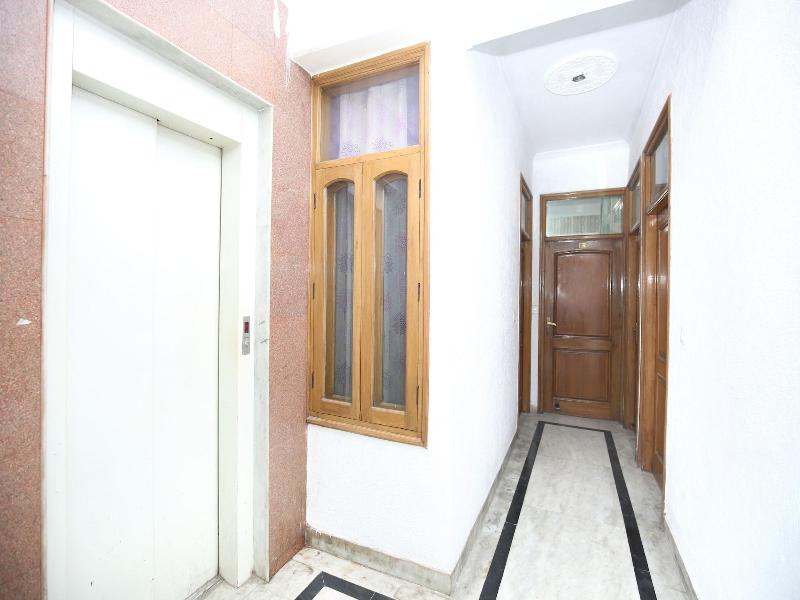 Oyo 16736 Hotel Hm Crystal image