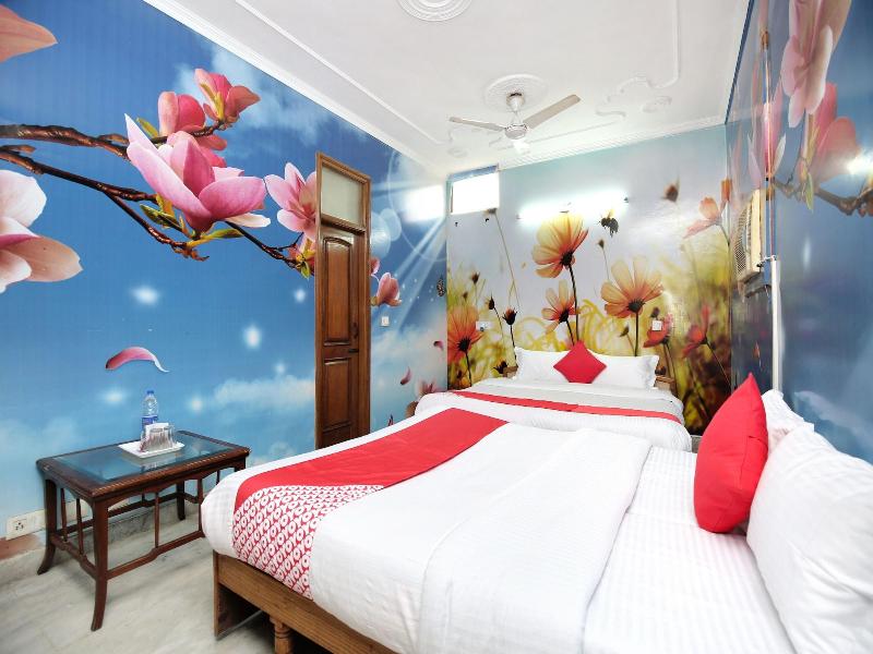 Oyo 16736 Hotel Hm Crystal image