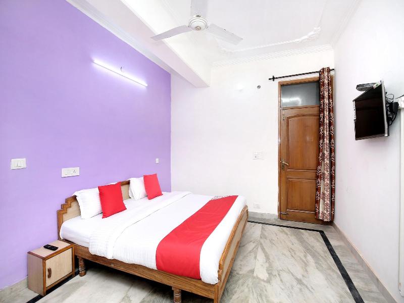 Oyo 16736 Hotel Hm Crystal image