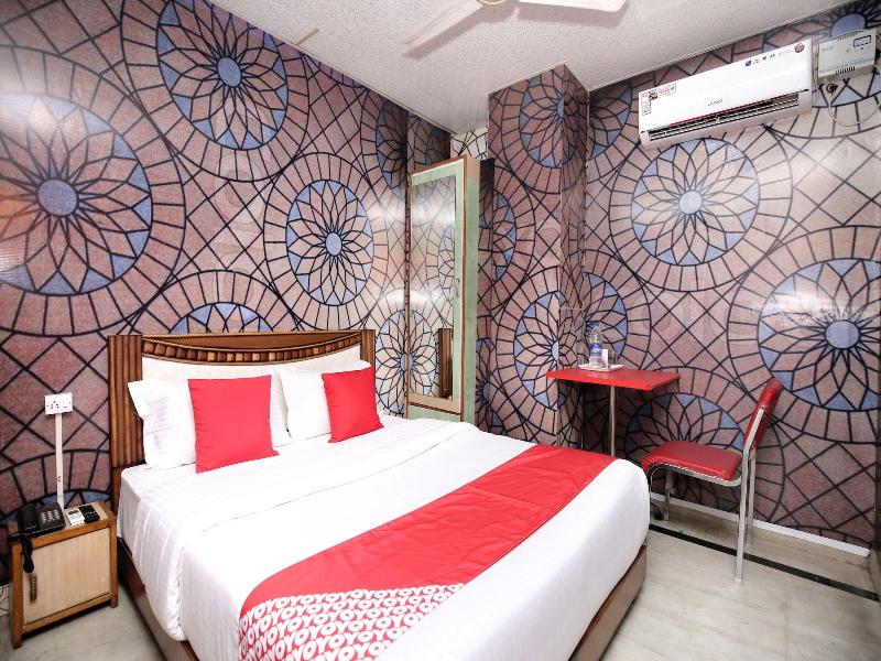 Oyo 16736 Hotel Hm Crystal image