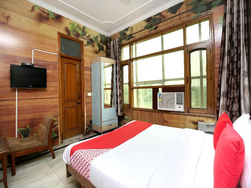 Oyo 16736 Hotel Hm Crystal image