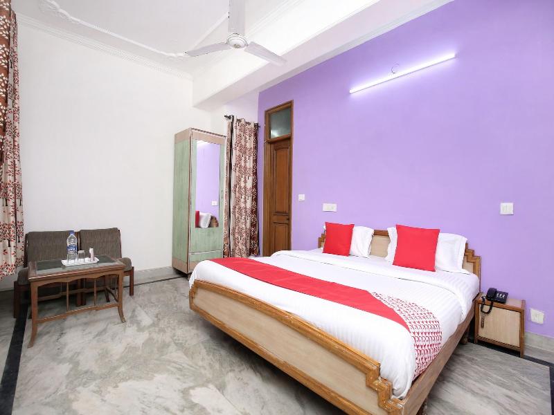 Oyo 16736 Hotel Hm Crystal image