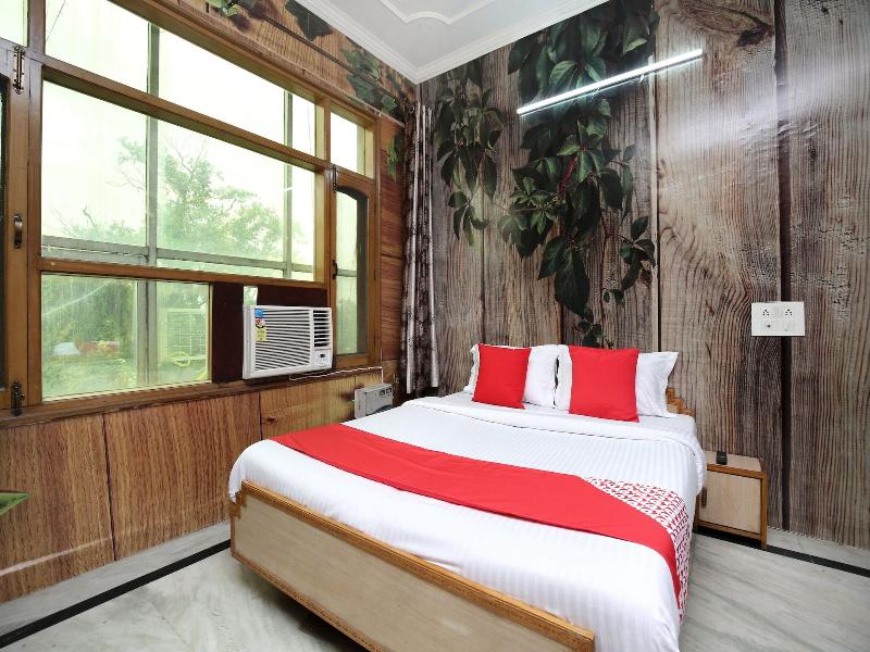 Oyo 16736 Hotel Hm Crystal image