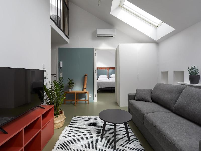 Plantonia Aparthotel image