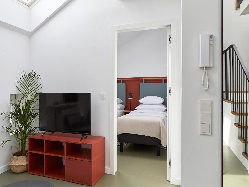 Plantonia Aparthotel image