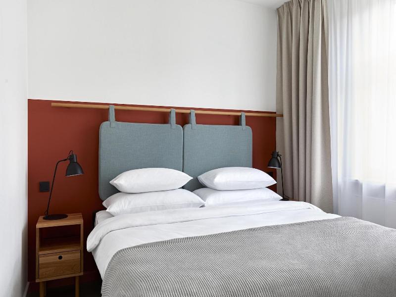 Plantonia Aparthotel image