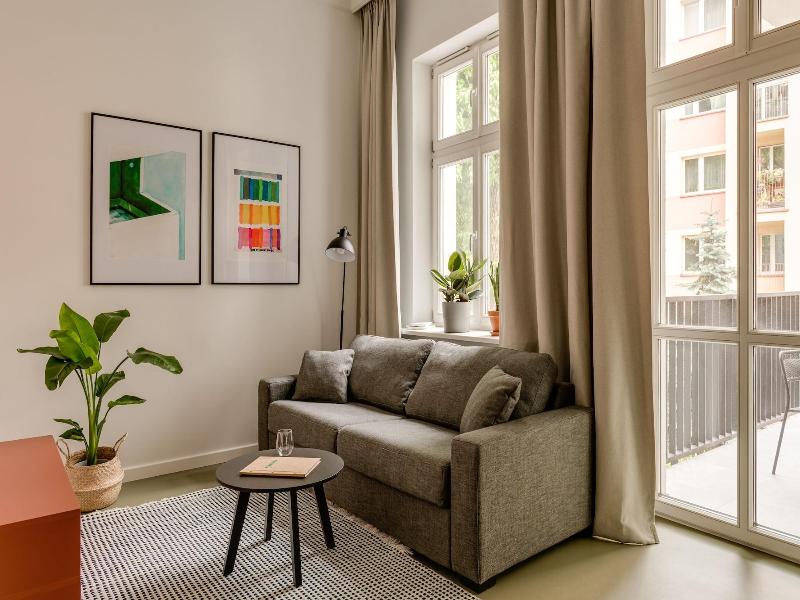 Plantonia Aparthotel image