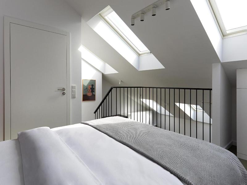 Plantonia Aparthotel image