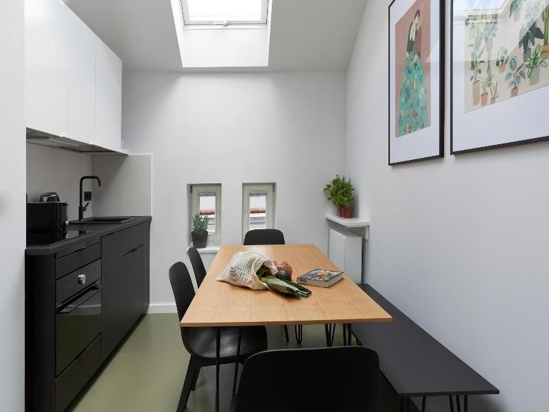 Plantonia Aparthotel image
