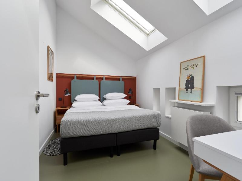 Plantonia Aparthotel image