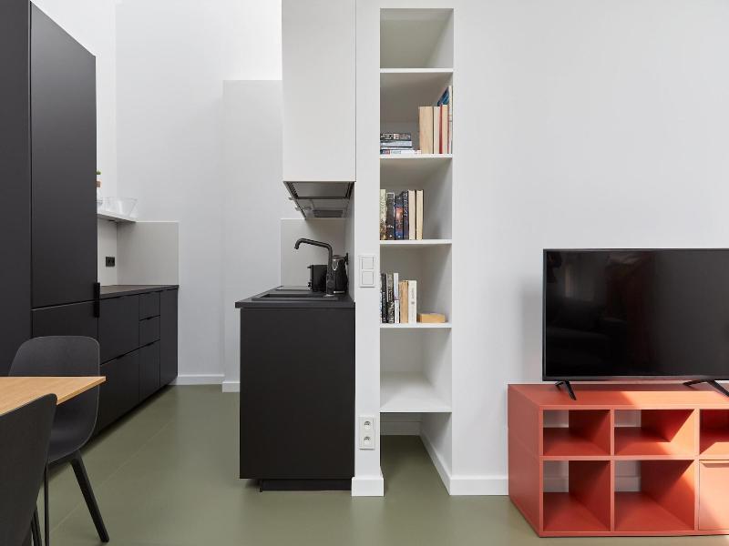 Plantonia Aparthotel image