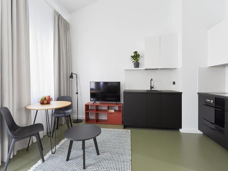 Plantonia Aparthotel image