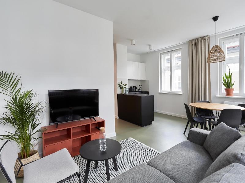 Plantonia Aparthotel image