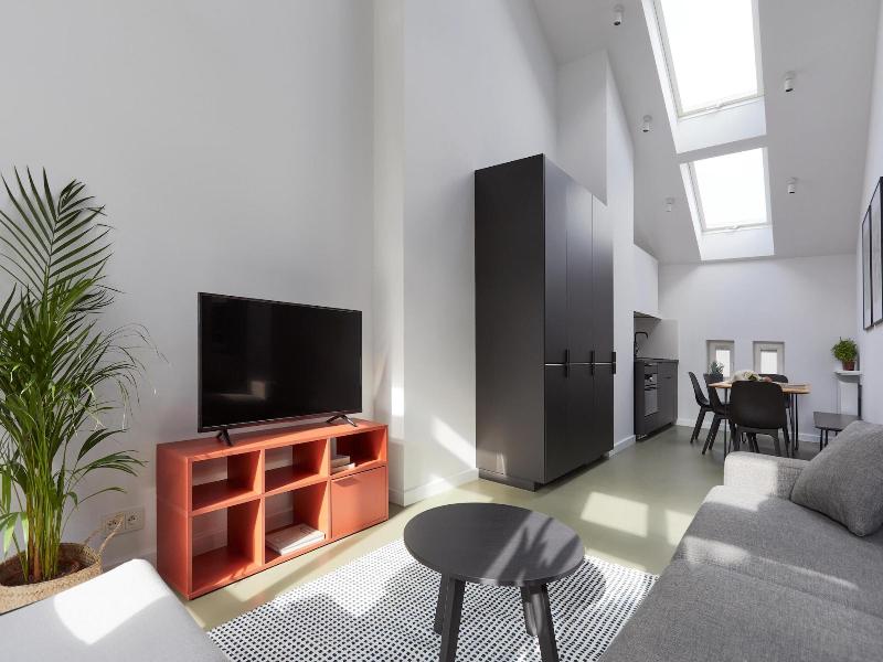Plantonia Aparthotel image