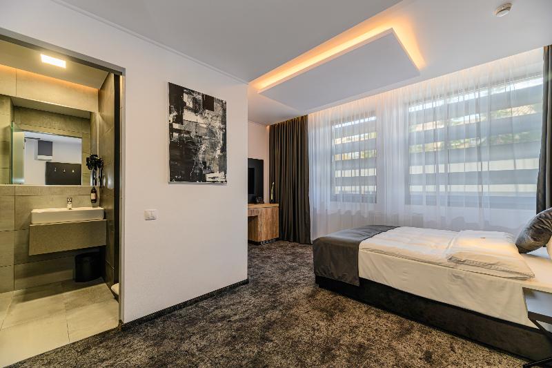 B The Hotel image