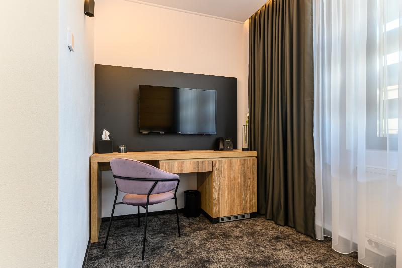 B The Hotel image