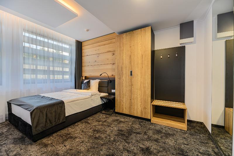 B The Hotel image