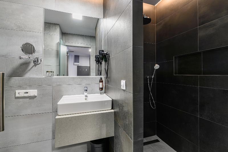 B The Hotel image