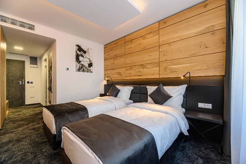 B The Hotel image