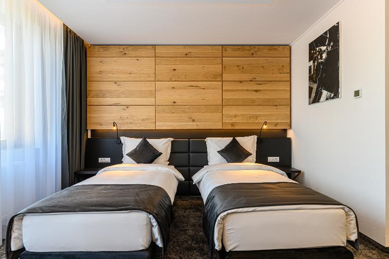 B The Hotel image