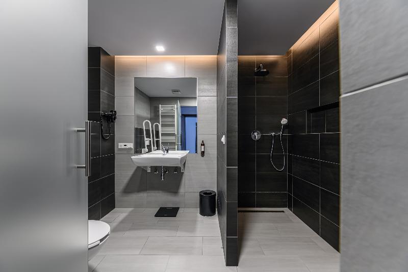 B The Hotel image