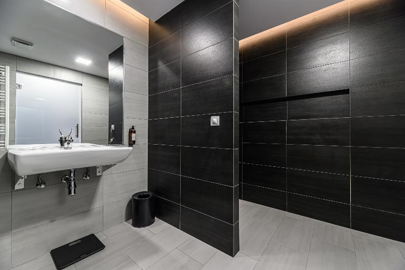 B The Hotel image
