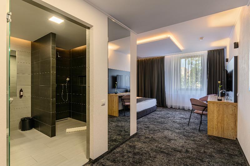 B The Hotel image