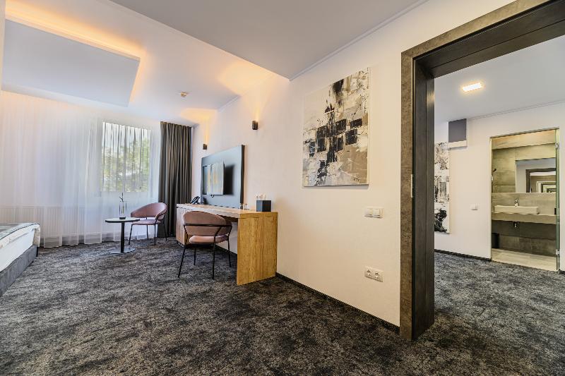 B The Hotel image