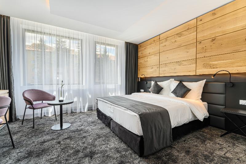 B The Hotel image
