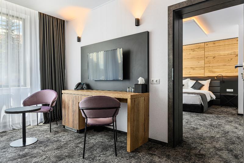 B The Hotel image