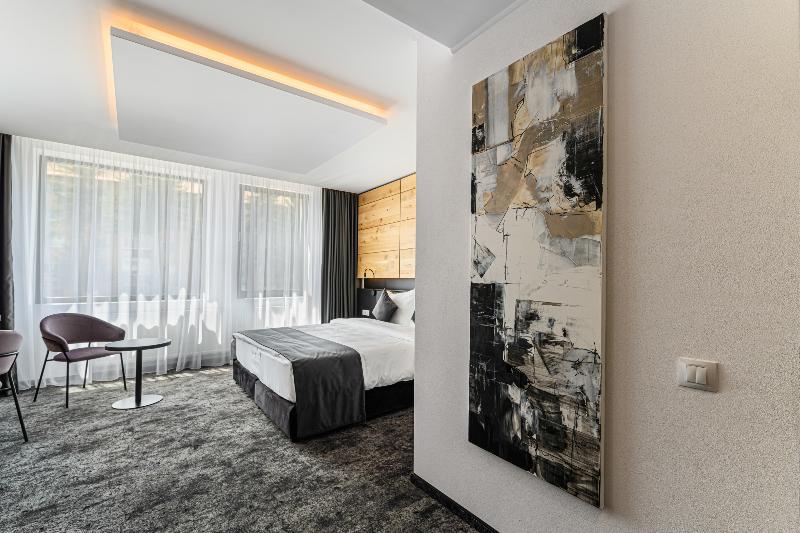 B The Hotel image